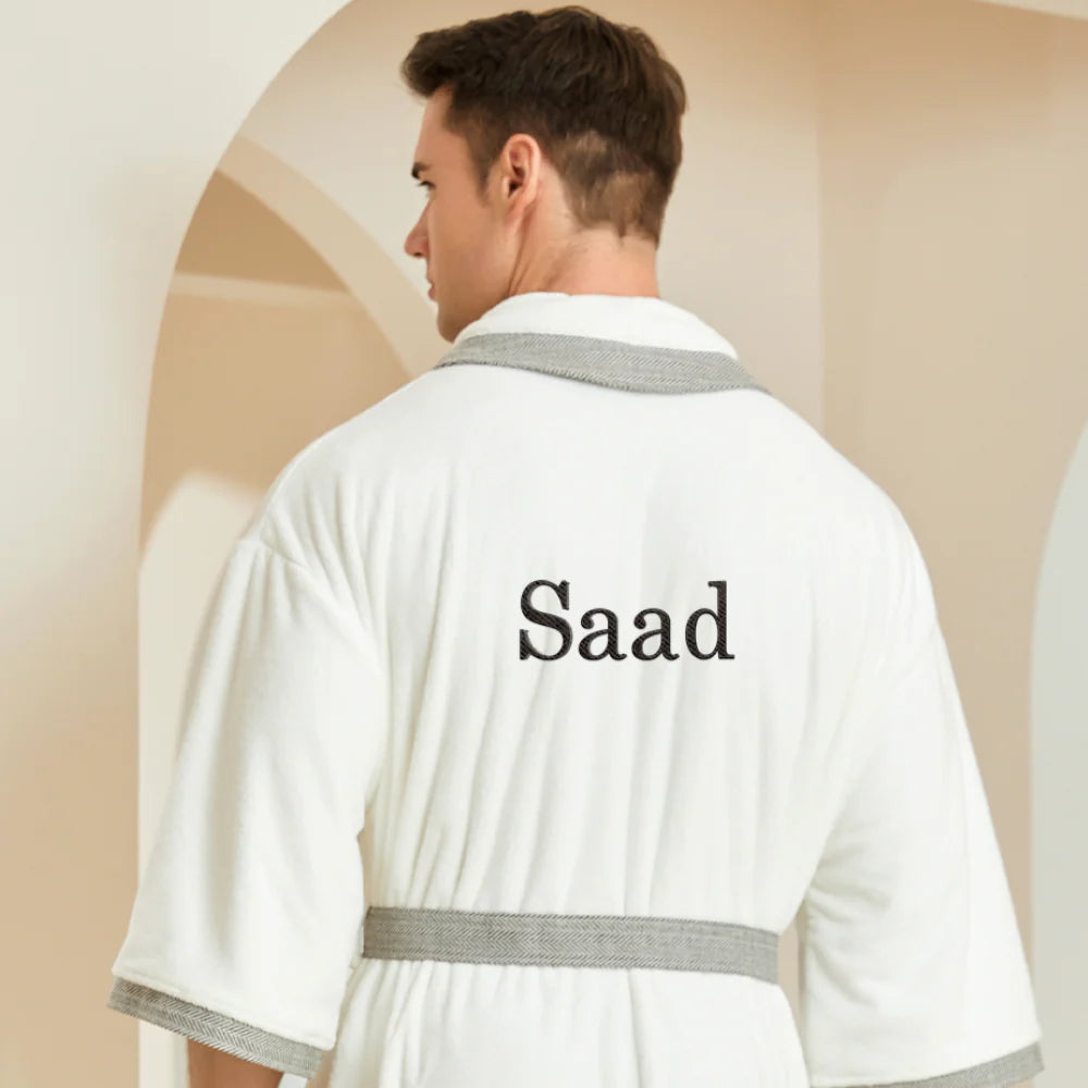 روب حمّام مقاس XL بلون أبيض كريمي