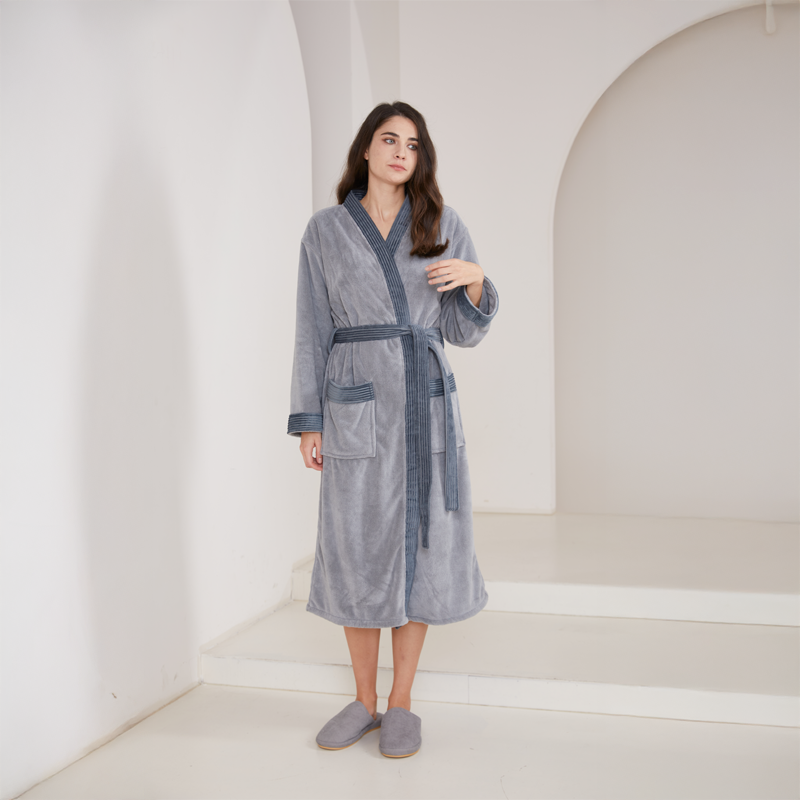 روب حمّام مقاس XL بلون رمادي داكن