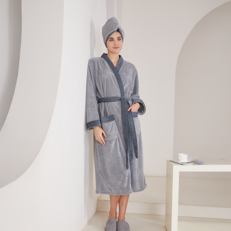 روب حمّام مقاس XL بلون رمادي داكن
