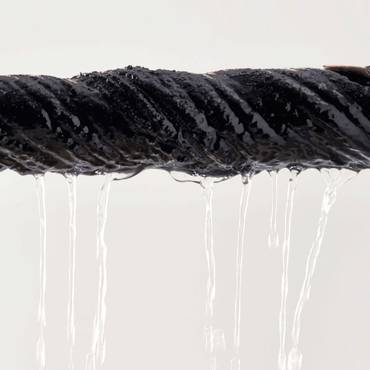 منشفة مقاس 70×140 سم بلون أسود