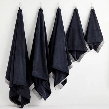 منشفة مقاس 70×140 سم بلون أسود